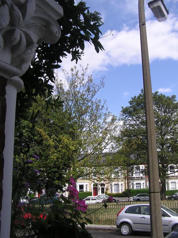 Holmewood Homestay Londres Exterior foto